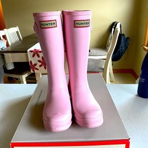 Girl Hunter boots. Lightly used.